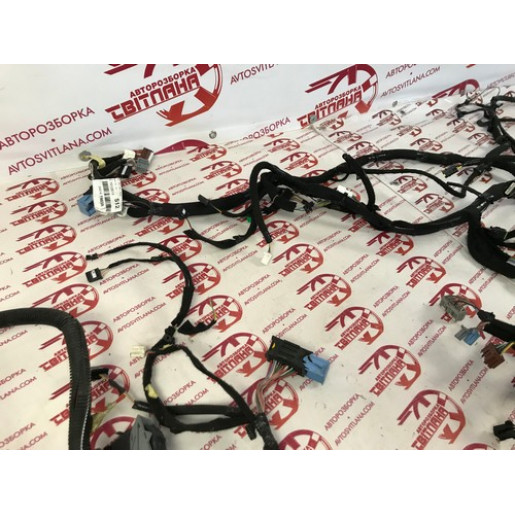 Проводка Renault Trafic III 2014-2021 240141985R